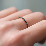 Bague d’éternité en diamant noir à tour complet, or jaune 18 carats