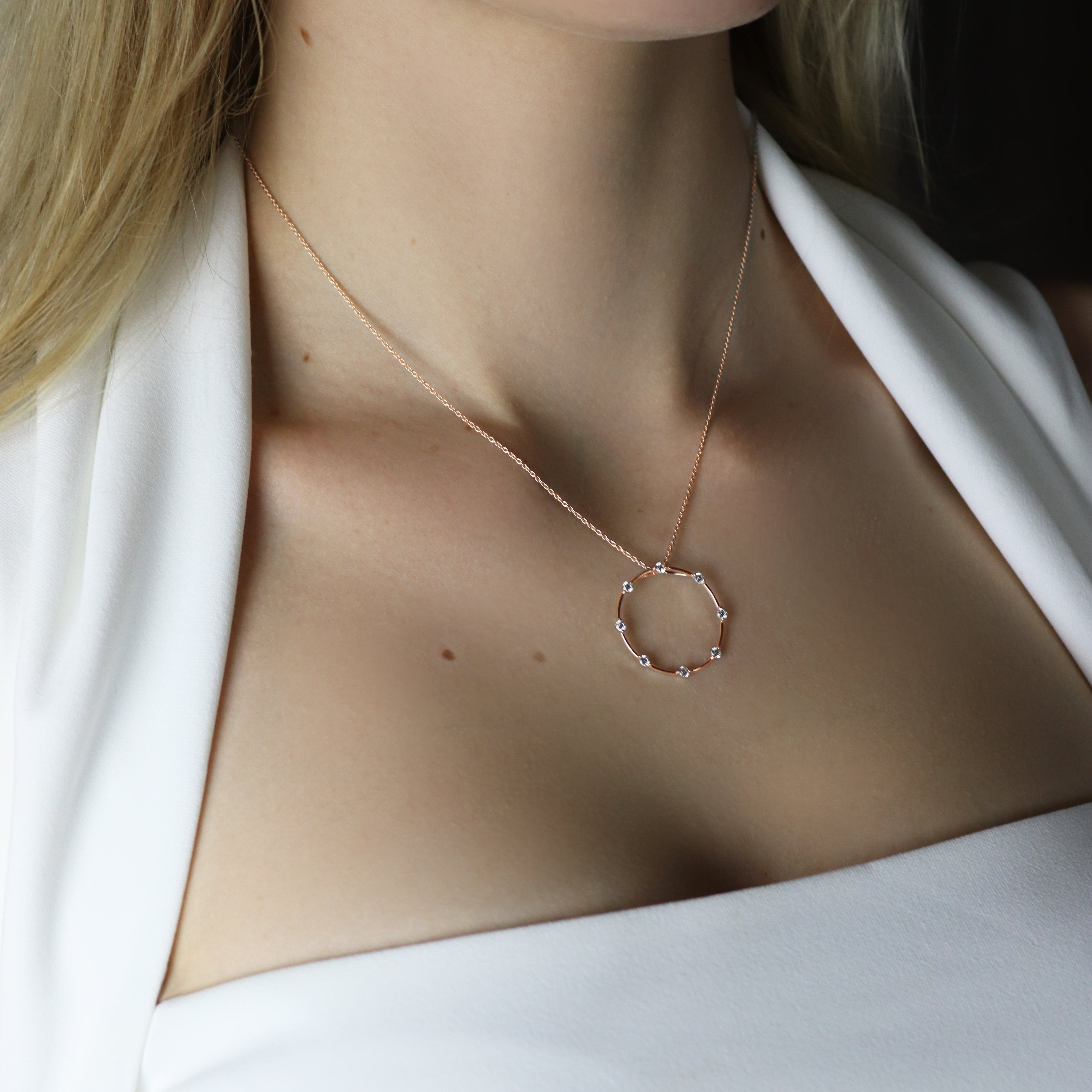 Rose Gold Interlocking Circles Necklace - All The Falling Stars